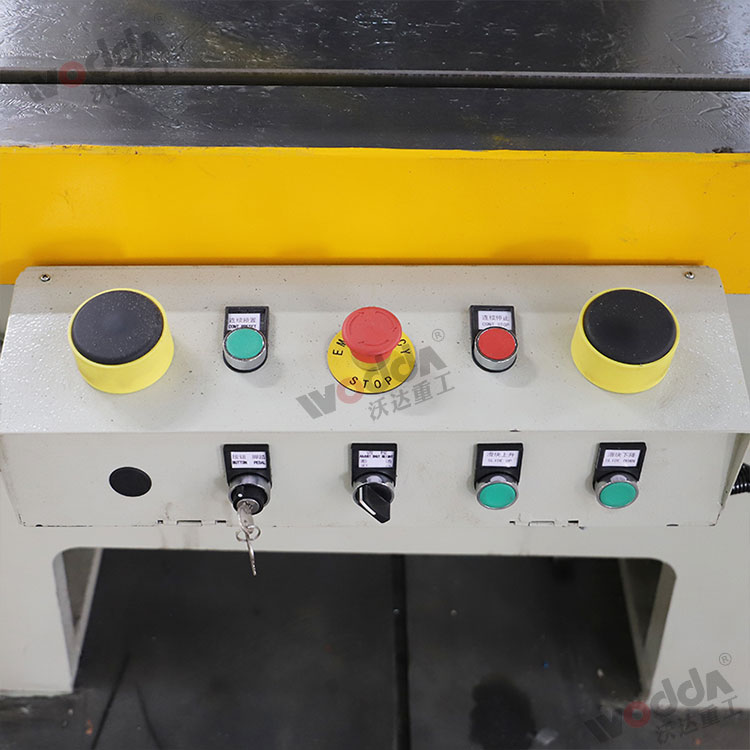 63噸沖床價(jià)格_63t氣動(dòng)沖床廠(chǎng)家 - 山東沃達(dá)重工機(jī)床